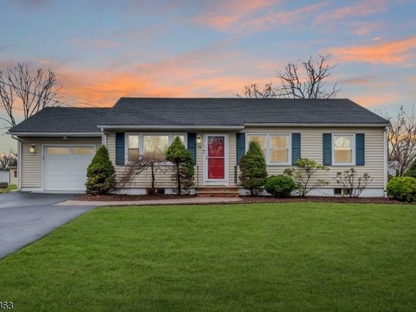 14 Edgewood Ter, Bridgewater, NJ 08807