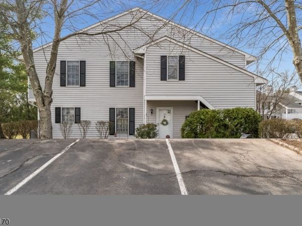 183 Milkweed Ct, Readington, NJ 08887