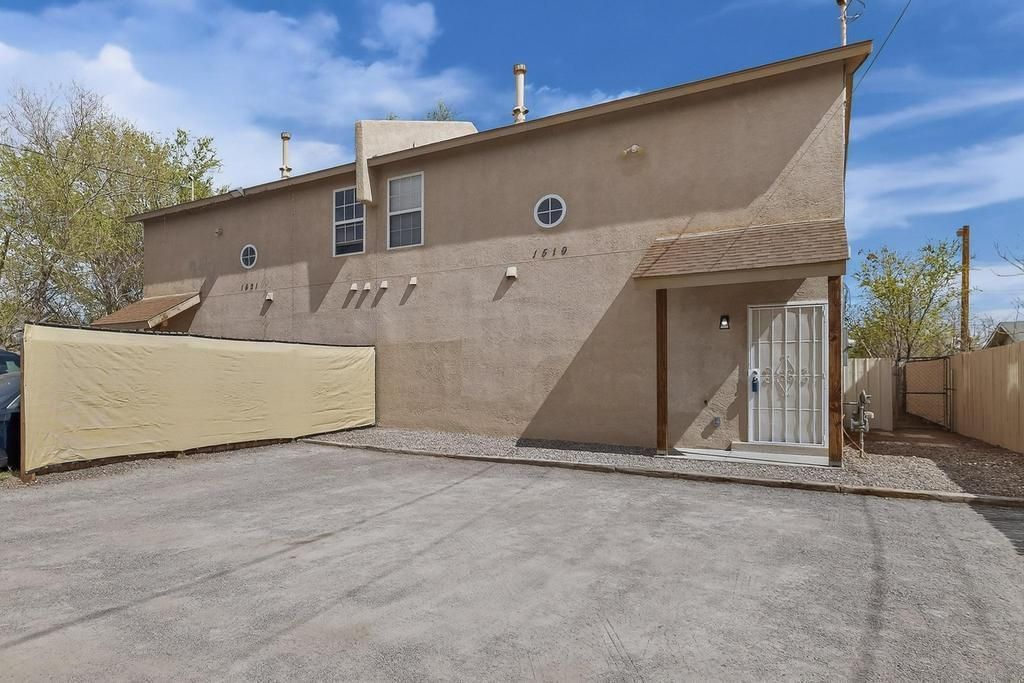 1519 Larkin Lane Sw, Albuquerque, NM 87105 Main Photo
