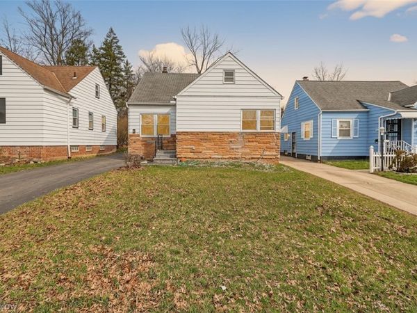 5571 Oakwood Avenue , Maple Heights, OH 44137