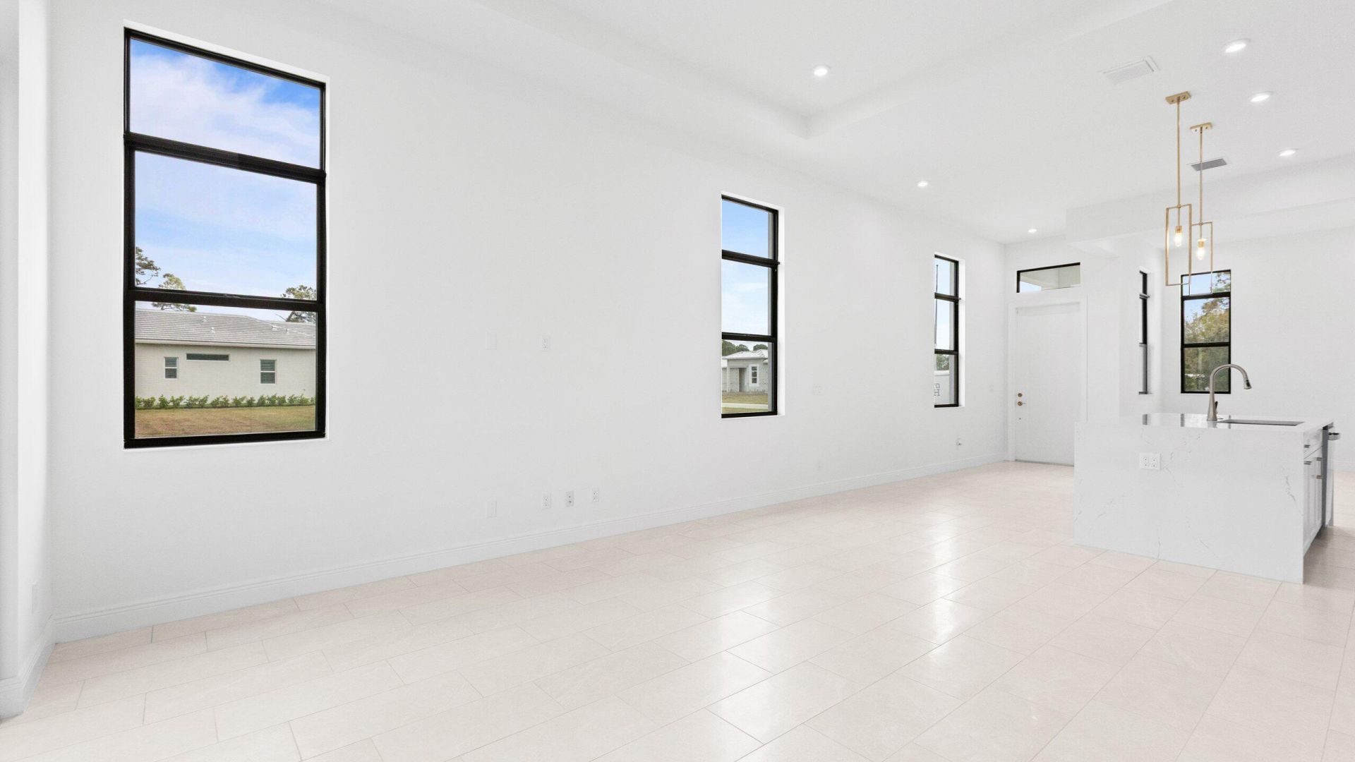 375 SE Via Sangro, Port Saint Lucie, FL 34952 Photo