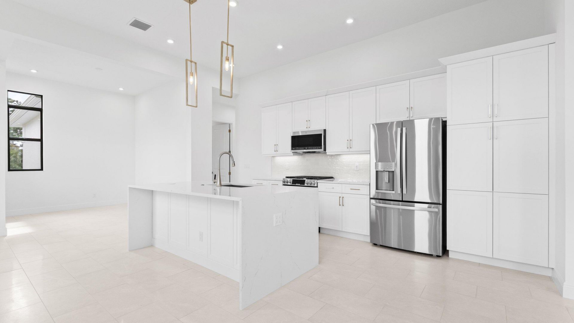 375 SE Via Sangro, Port Saint Lucie, FL 34952 Photo