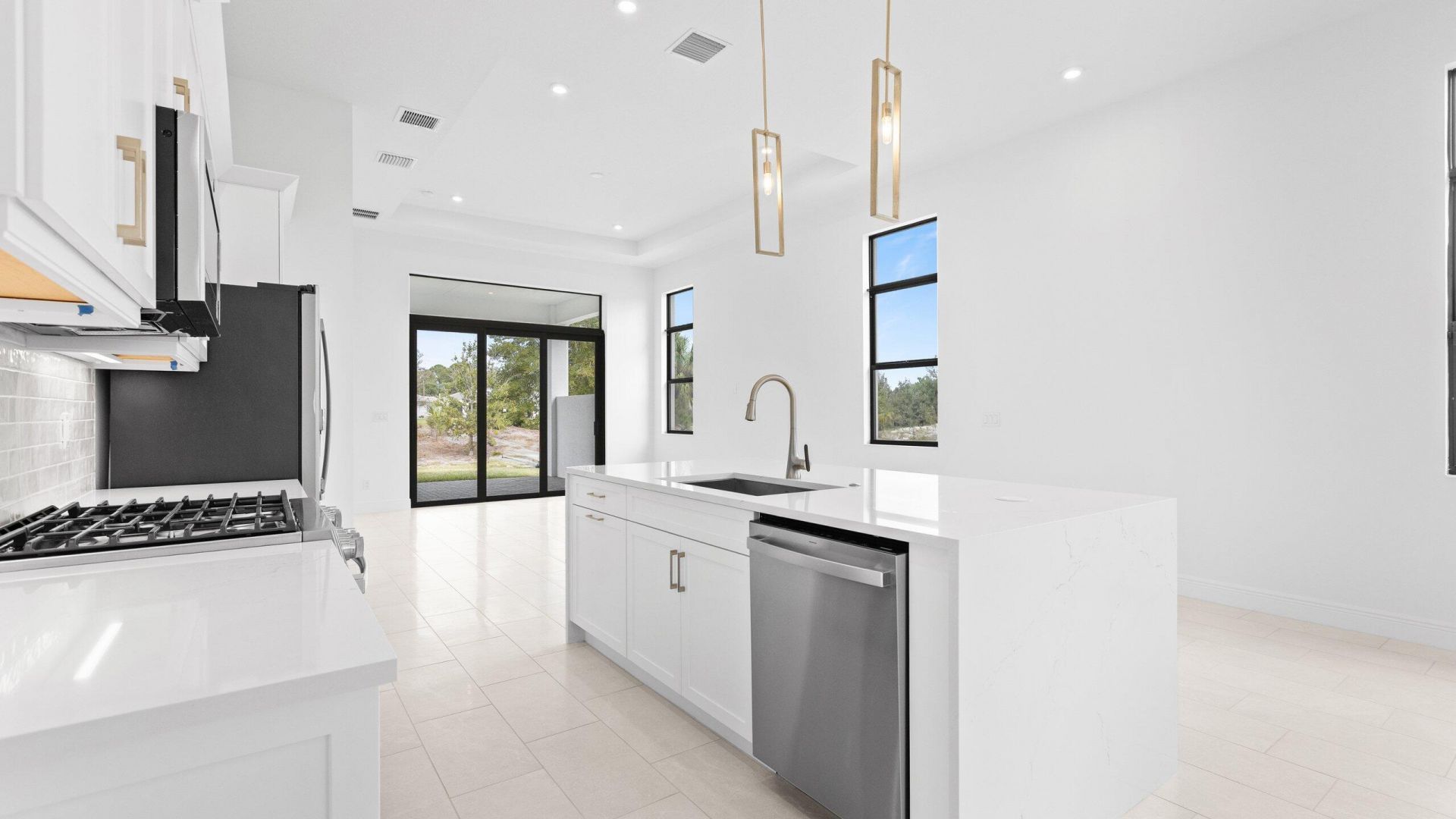 375 SE Via Sangro, Port Saint Lucie, FL 34952 Photo