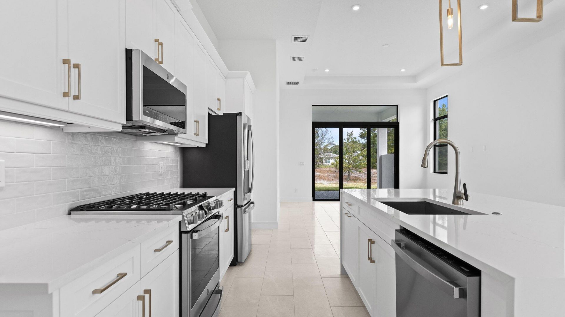 375 SE Via Sangro, Port Saint Lucie, FL 34952 Photo