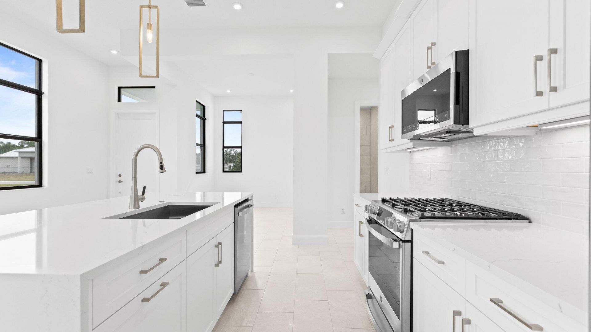 375 SE Via Sangro, Port Saint Lucie, FL 34952 Photo