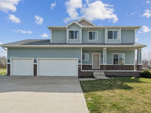 260 SE Dorr Court, Pleasant Hill, IA 50327