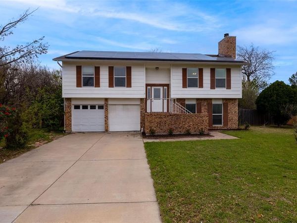 522 Royal Valley Road, Grand Prairie, TX 75052