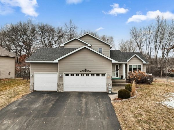 553 Hawthorn Road, Circle Pines, MN 55014