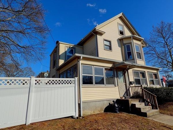 13 Wright St, Stoneham, MA 02180