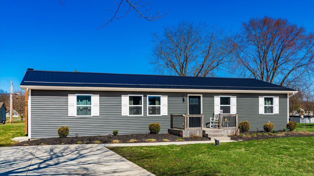 152 Fleming Drive Ne, Newark, OH 43055 Main Photo