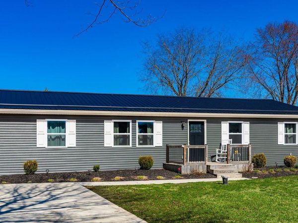 152 Fleming Drive NE, Newark, OH 43055