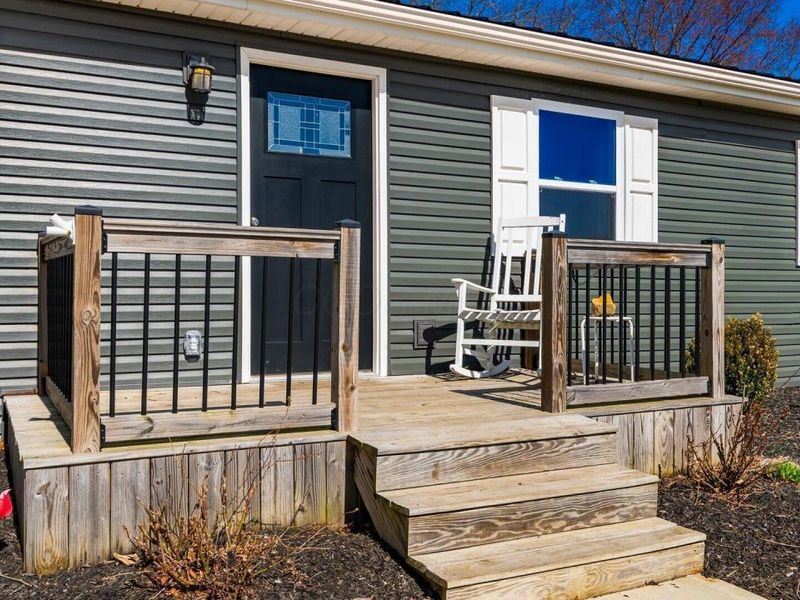 152 Fleming Drive NE, Newark, OH 43055 Photo 2