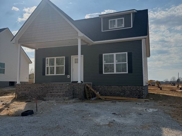 905 Wilkie St N, Mc Ewen, TN 37101