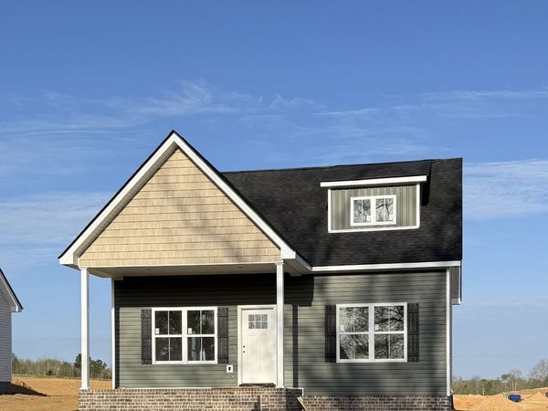 905 Wilkie St N, Mc Ewen, TN 37101