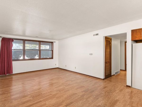 7815 Douglas Avenue, Unit 108, Urbandale, IA 50322