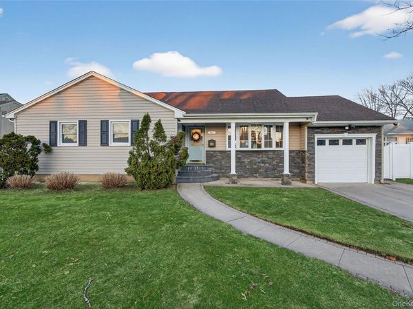 661 Garner Place, East Meadow, NY 11554