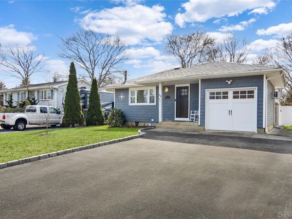 58 Pentmoor Drive , Mastic, NY 11950