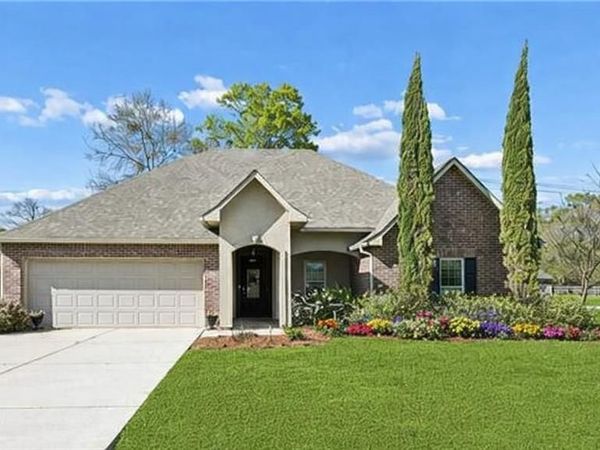 983 WOODSPRINGS Court , Covington, LA 70433