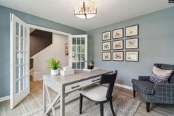 160 Kingfield Drive photo 4