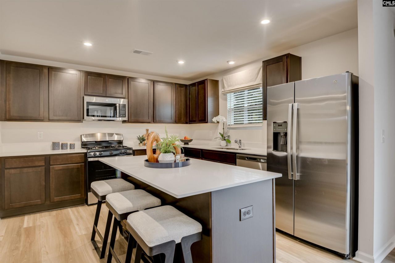 160 Kingfield Drive Photo 5