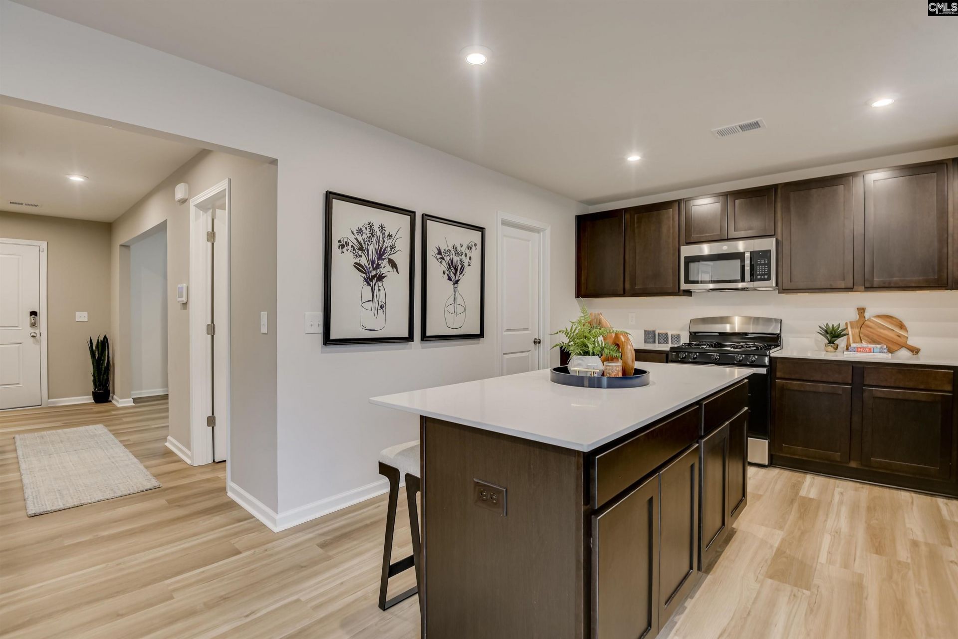 160 Kingfield Drive Photo 5