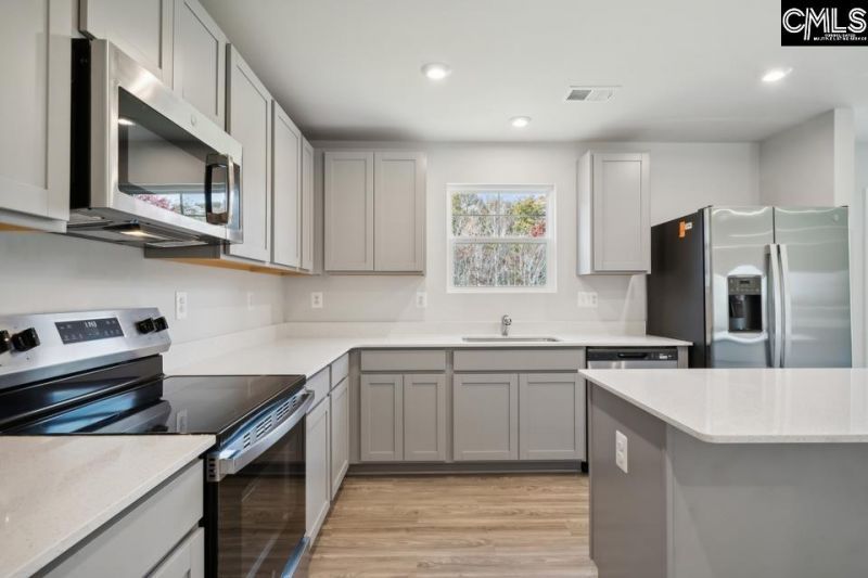 160 Kingfield Drive Photo 6