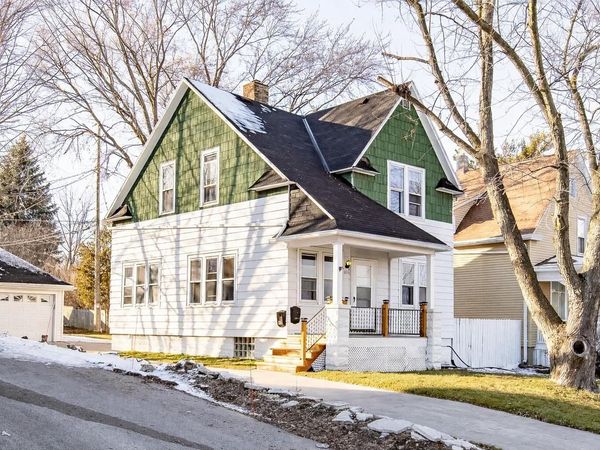 2615 N Wauwatosa AVENUE, Wauwatosa, WI 53213