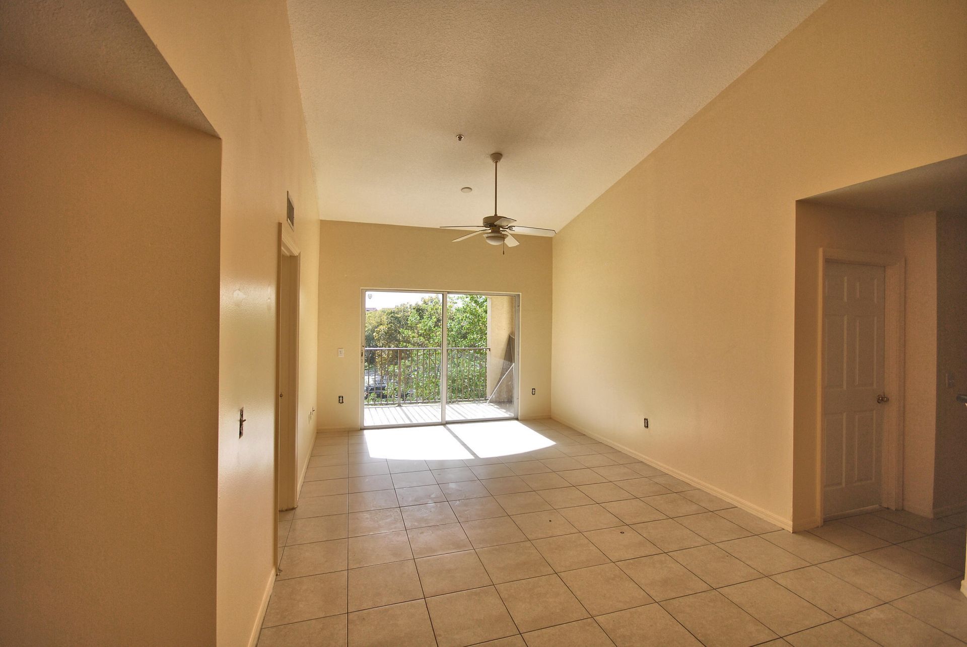 4180 San Marino Boulevard, Unit 301, West Palm Beach, FL 33409 Photo