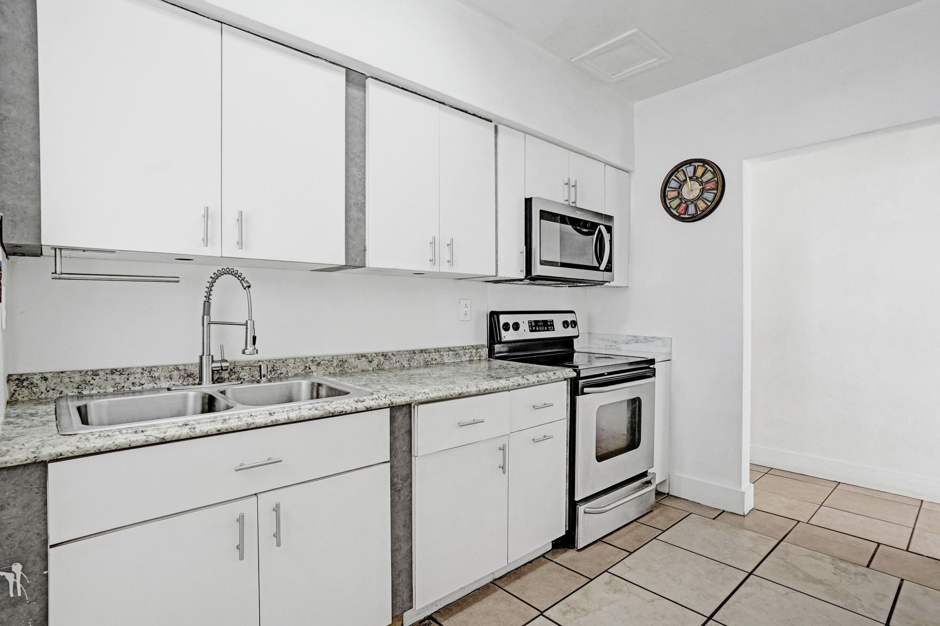 251 E 57th Street, Hialeah, FL 33013 Photo
