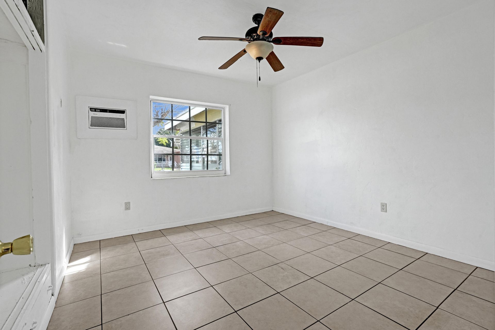 251 E 57th Street, Hialeah, FL 33013 Photo