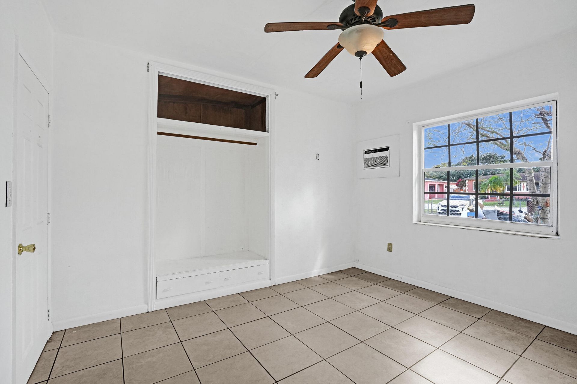 251 E 57th Street, Hialeah, FL 33013 Photo