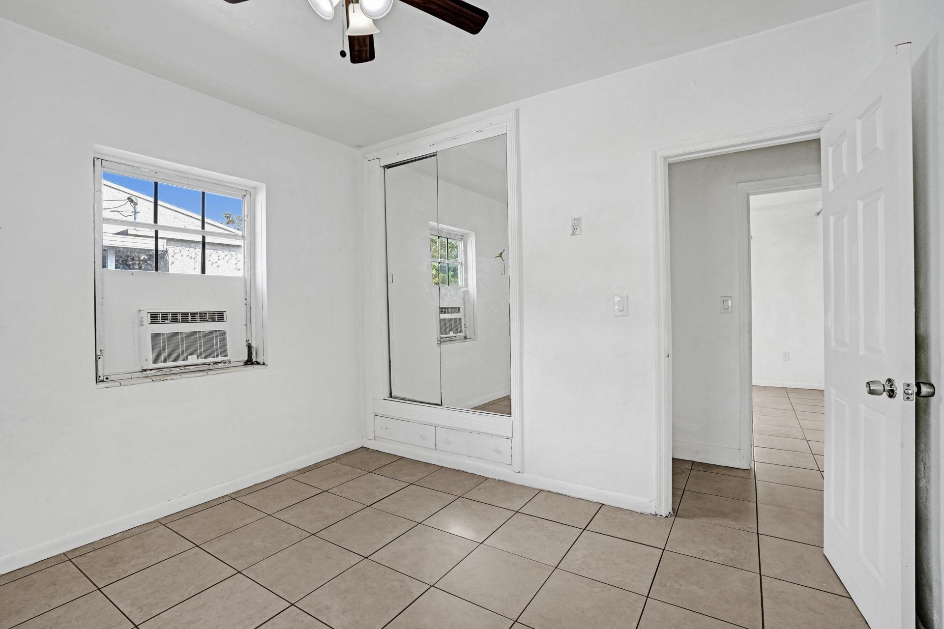 251 E 57th Street, Hialeah, FL 33013 Photo