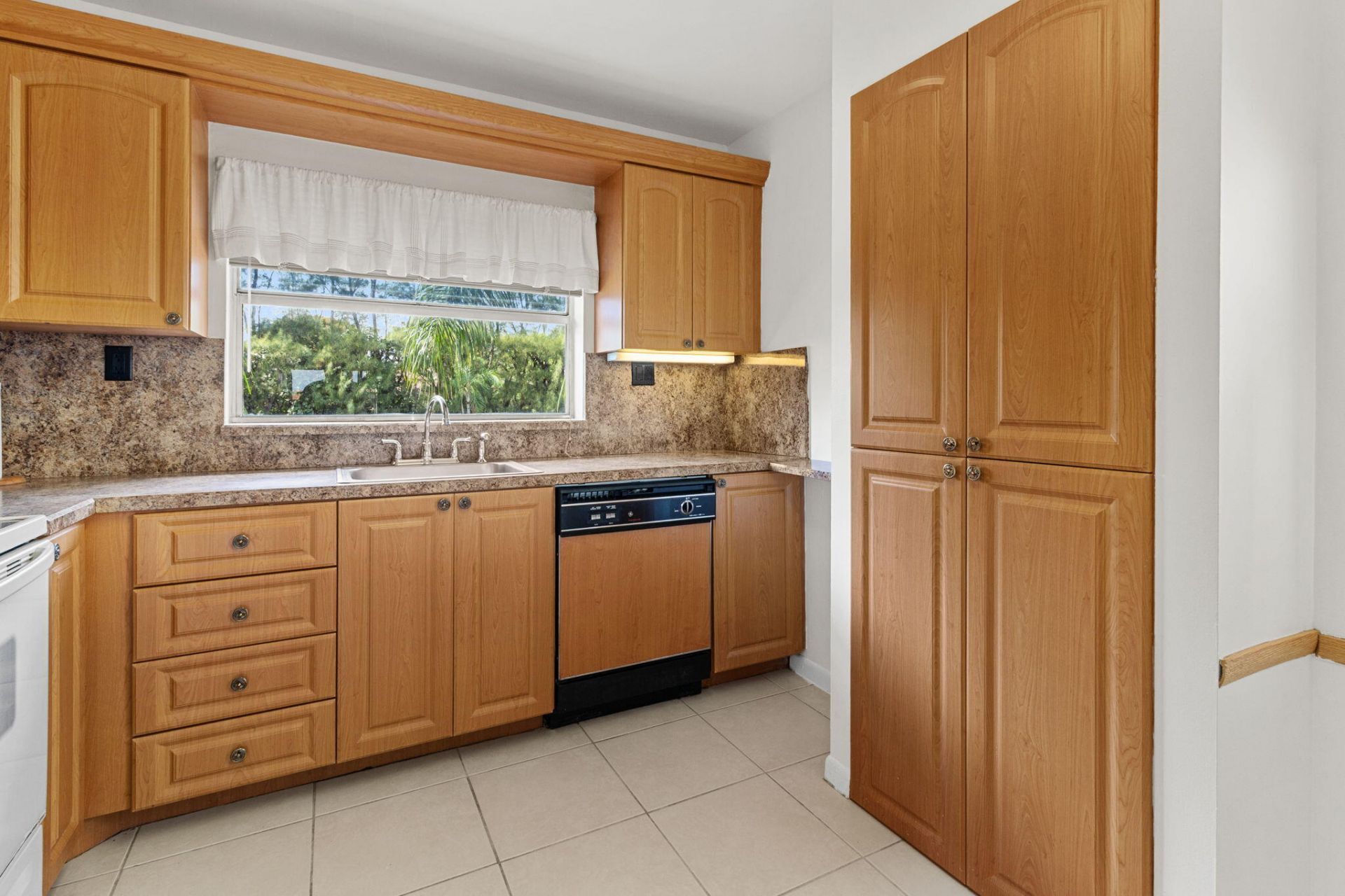 9861 Sunrise Lakes Boulevard, Unit 301, Sunrise, FL 33322 Photo