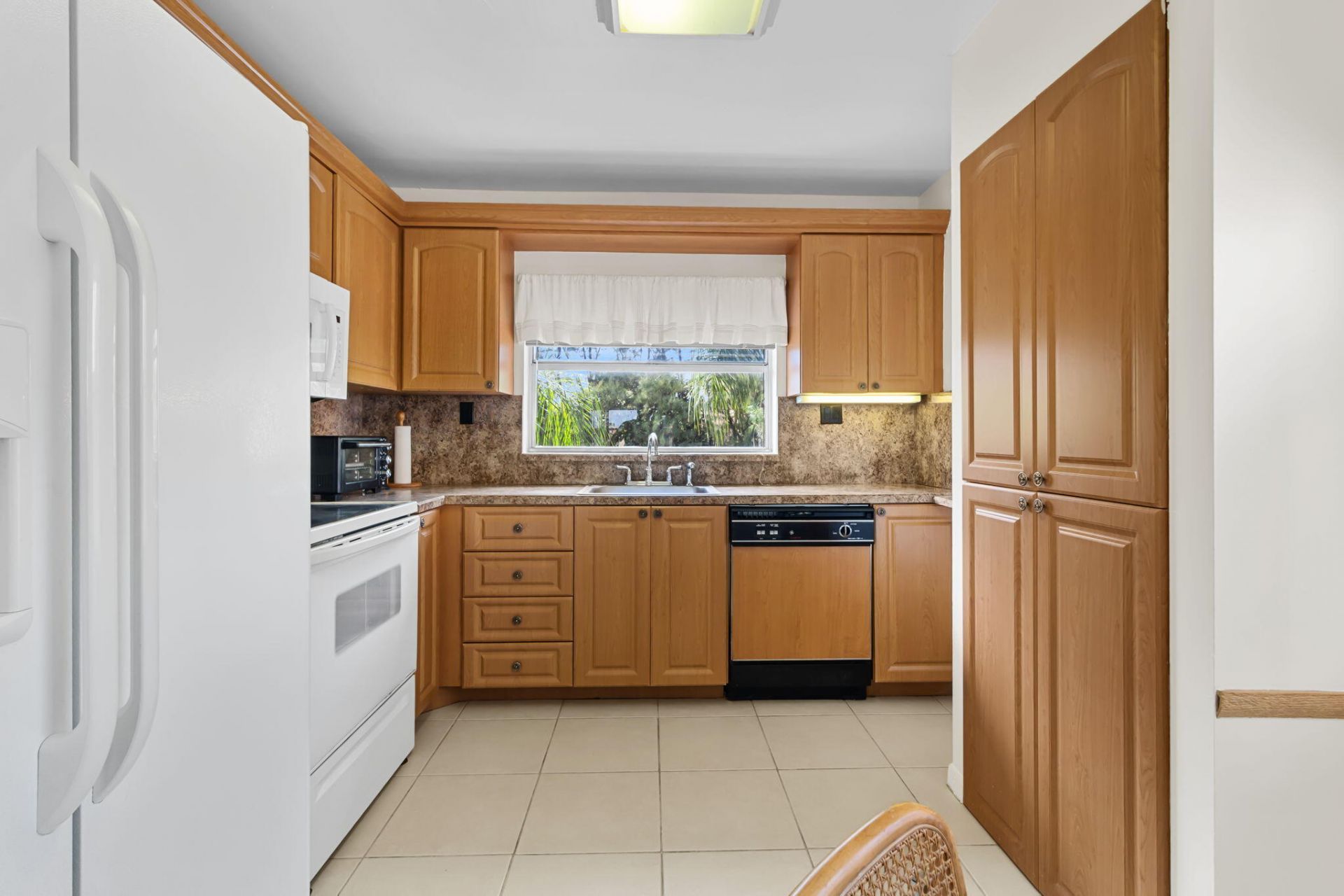 9861 Sunrise Lakes Boulevard, Unit 301, Sunrise, FL 33322 Photo