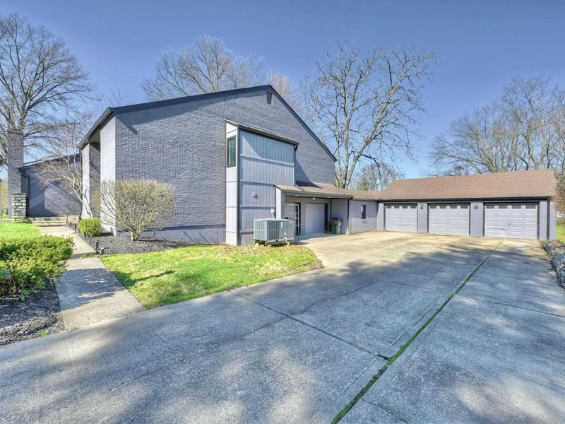 8657 Valleyview Drive, Florence, KY 41042 Photo 4