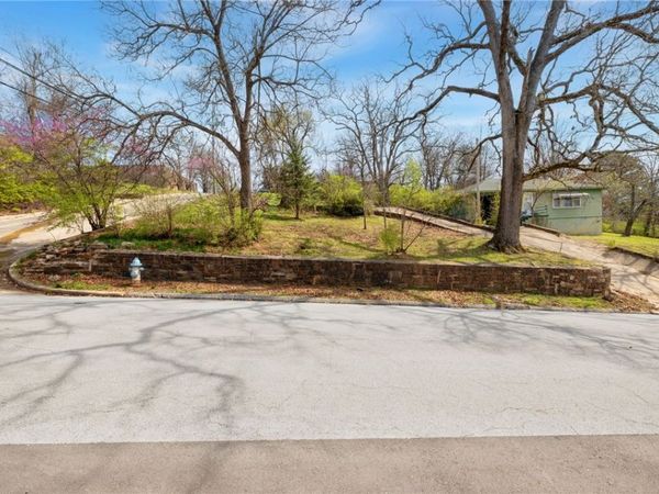 208 S Locust Avenue, Fayetteville, AR 72701