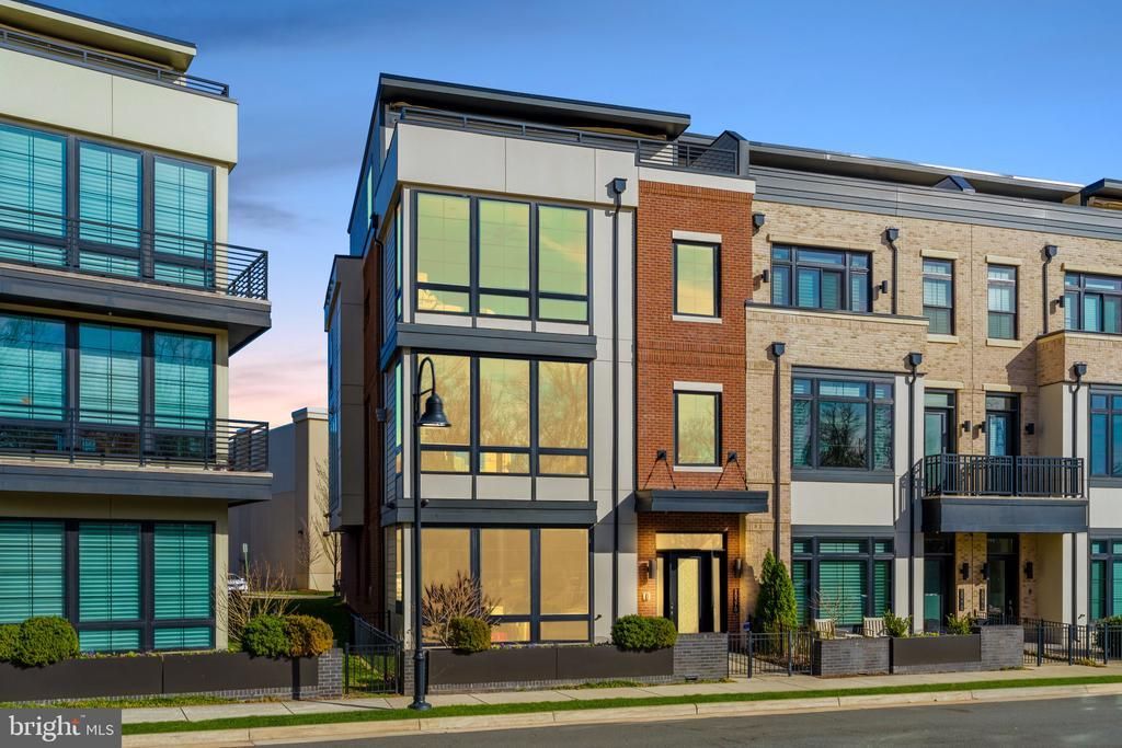 20370 Northpark Drive, Ashburn, VA 20147 Main Photo