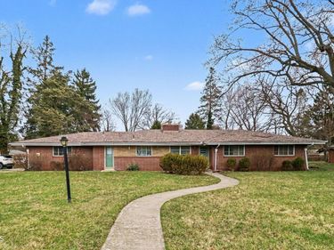 2208 Valley Brook Drive, Toledo, OH 43615