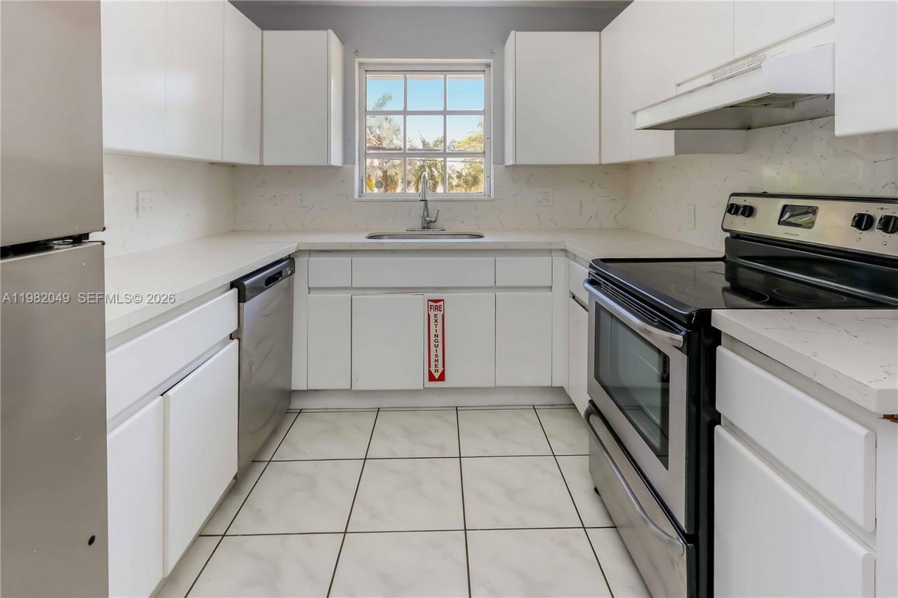 851 N 11th Ave, Hollywood, FL 33019 Photo