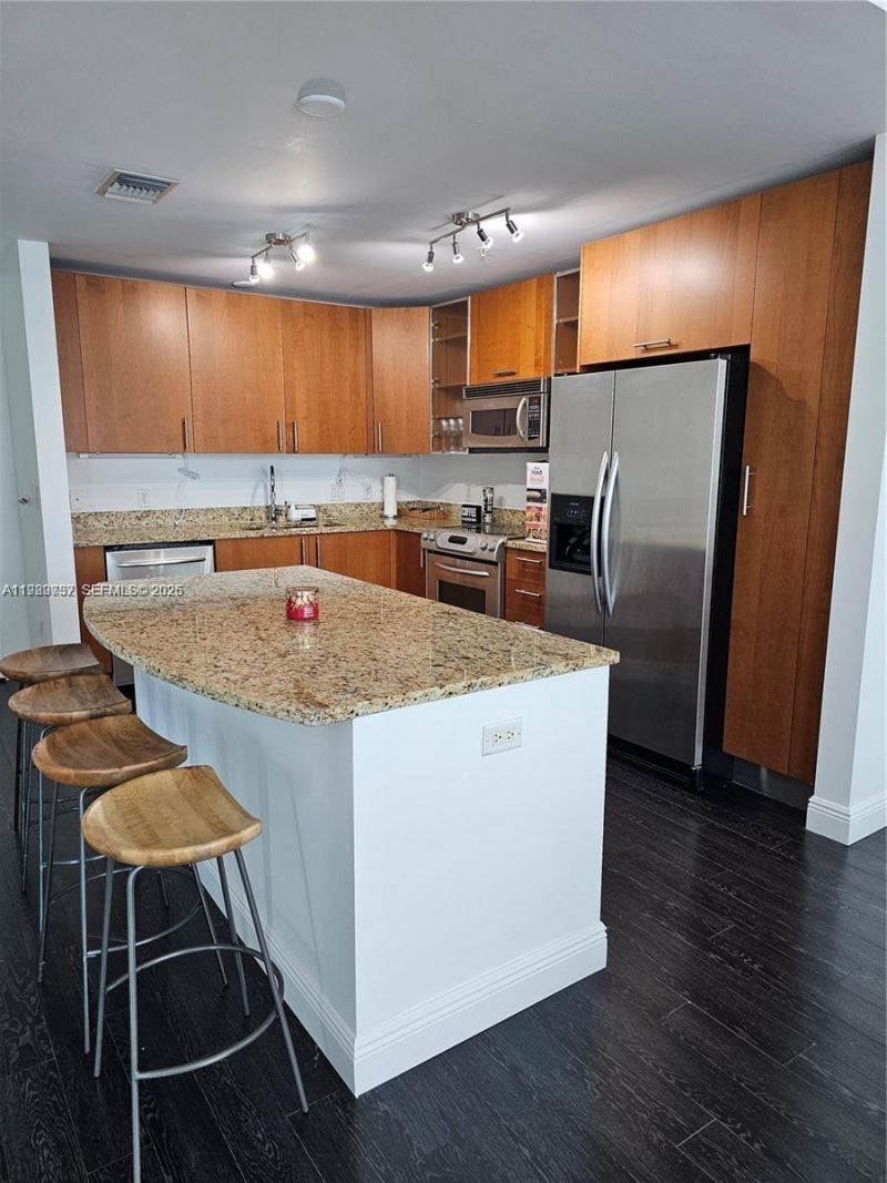 1945 S Ocean Dr , Unit 807, Hallandale Beach, FL 33009 Photo