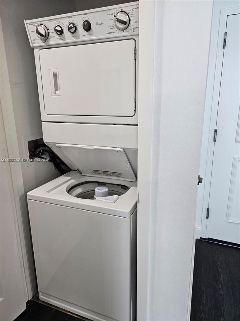 1945 S Ocean Dr , Unit 807, Hallandale Beach, FL 33009 Photo