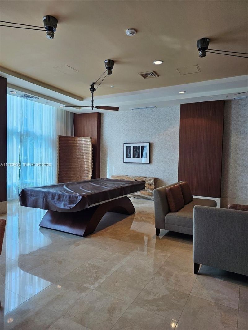 1945 S Ocean Dr , Unit 807, Hallandale Beach, FL 33009 Photo