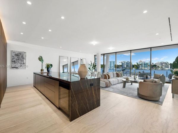 5 Grove Isle Dr, Unit L205, Miami, FL 33133