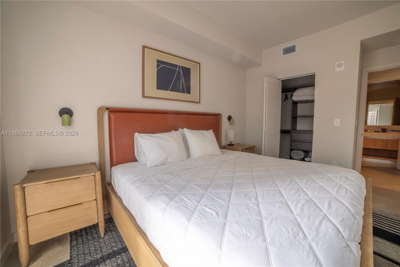 11 NE 6th , Unit 1403, Miami, FL 33132 Photo