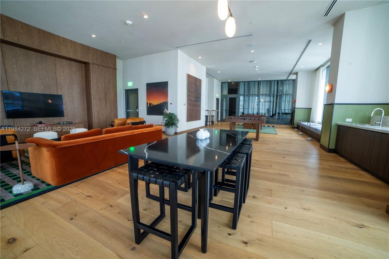 11 NE 6th , Unit 1403, Miami, FL 33132 Photo