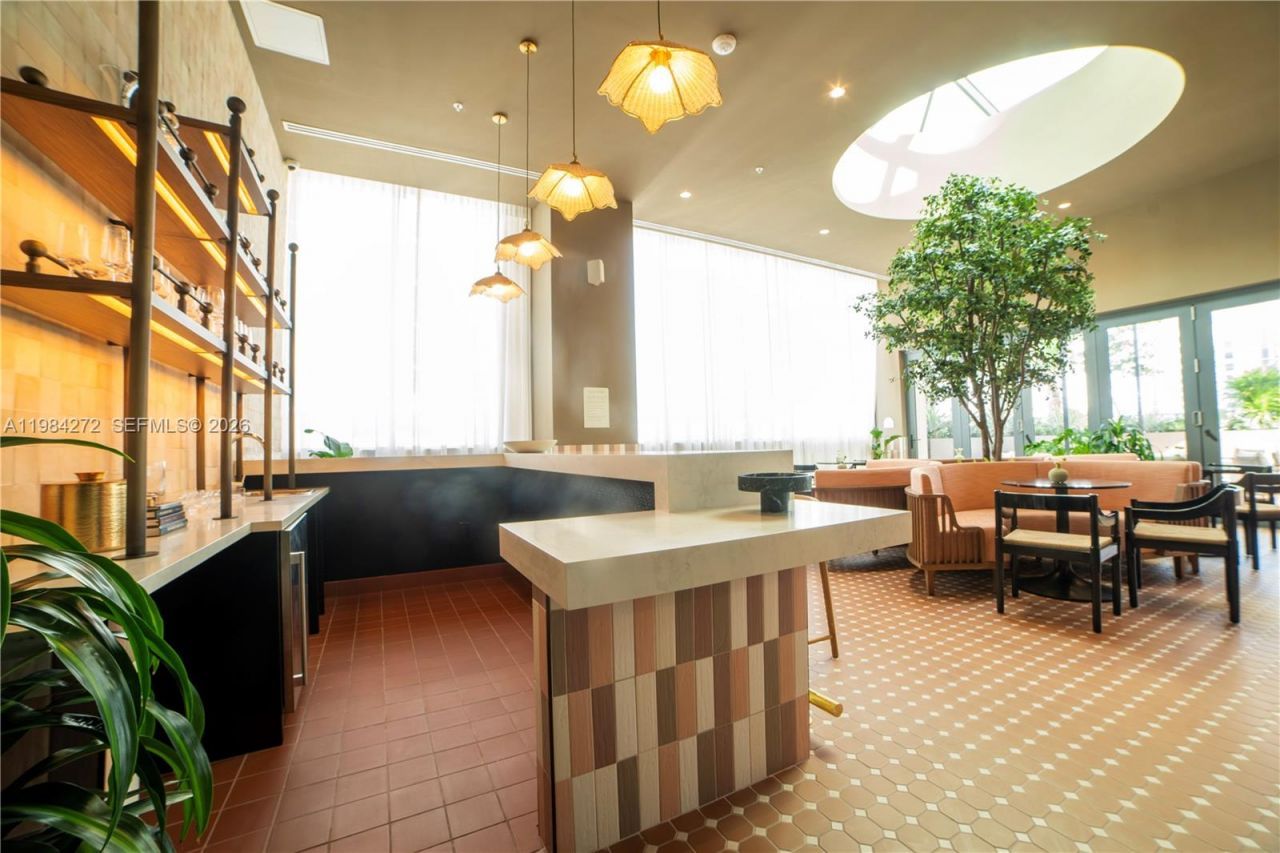 11 NE 6th , Unit 1403, Miami, FL 33132 Photo