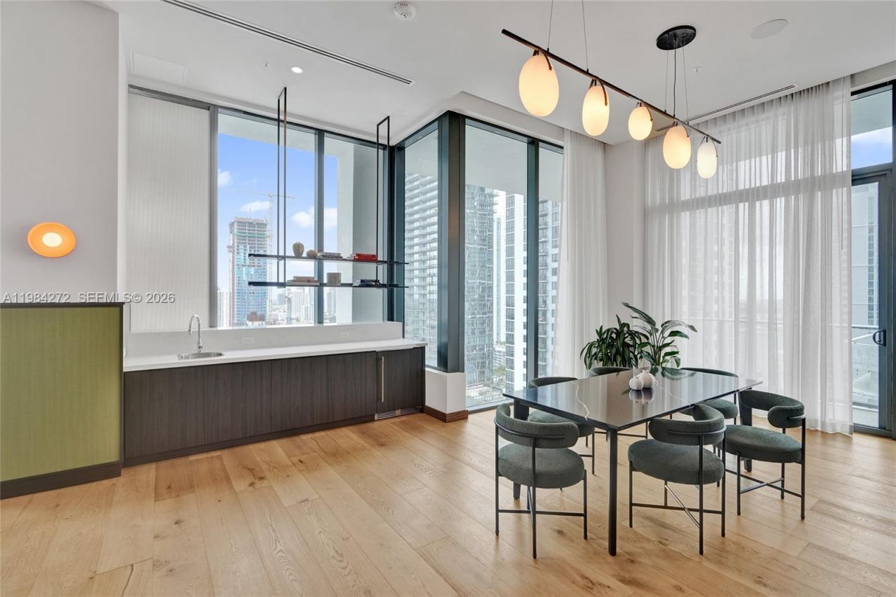 11 NE 6th , Unit 1403, Miami, FL 33132 Photo