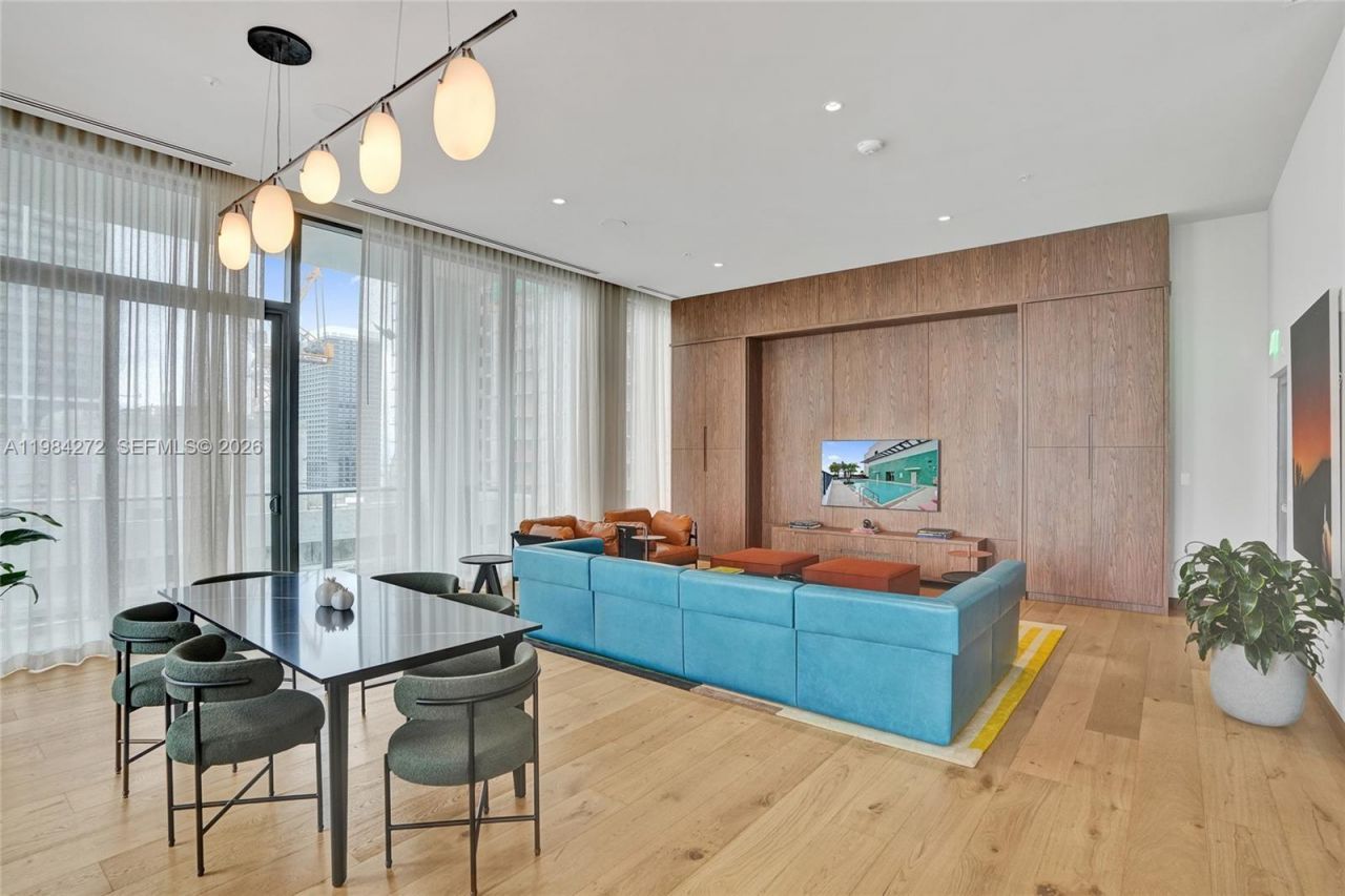 11 NE 6th , Unit 1403, Miami, FL 33132 Photo