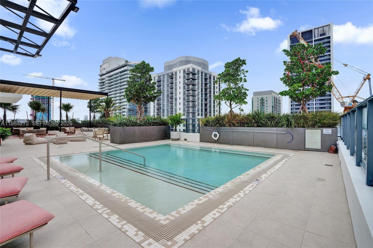 11 NE 6th , Unit 1403, Miami, FL 33132 Photo