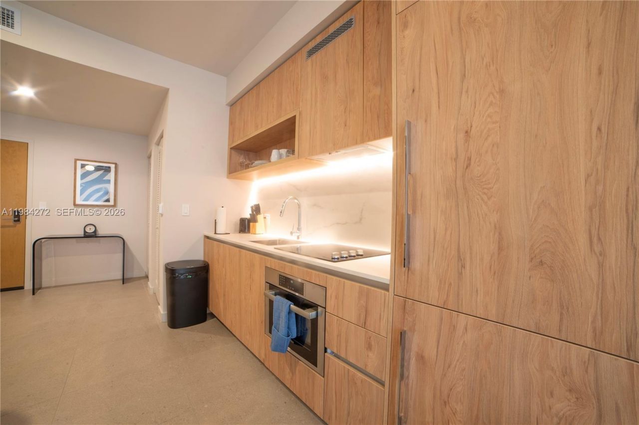 11 NE 6th , Unit 1403, Miami, FL 33132 Photo